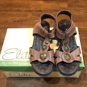 Elites by Walking Cradles Brown Leather Sandals Comfort Shoes size 6.5 M Venice